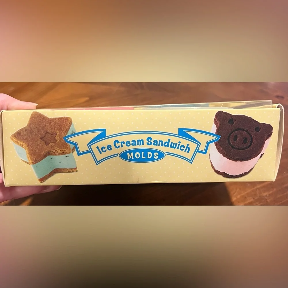 Williams Sonoma - Ice Cream Sandwich Molds! Cow, Star, and Pig Set of 3 - NEW